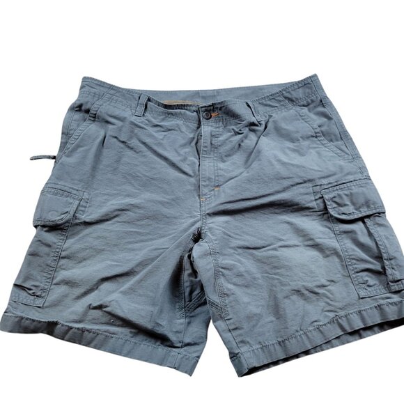LL Bean Shorts Mens 44 Blue Khaki Cargo Outdoor Casual Preppy Natural Fit Hike - Picture 1 of 7